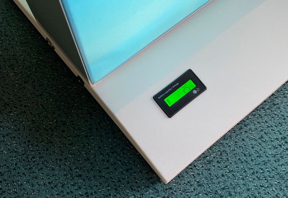 LED counter - Firefly Counter Battery - battery status display
